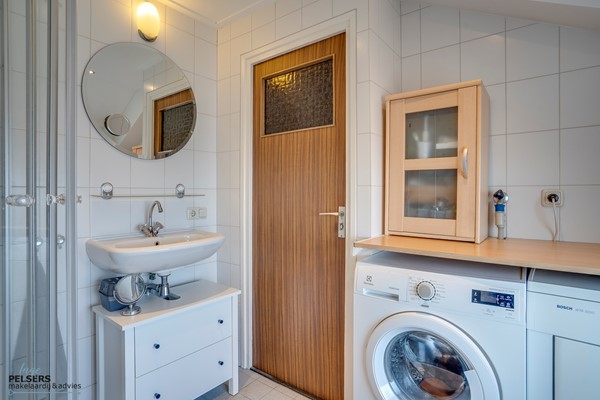 Medium property photo - Prins Bernhardlaan 10, 5953 EB Reuver